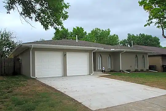 6605 Fawn Canyon Dr Photo 2