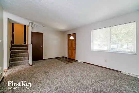 627 Presidential Way Photo 2