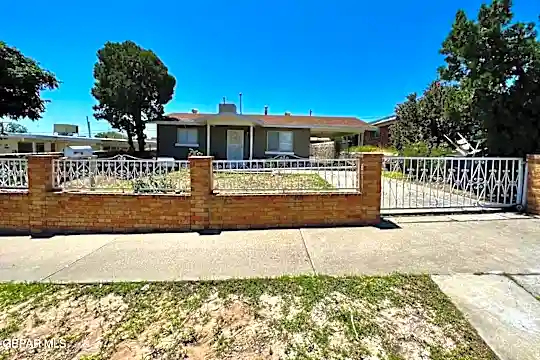 3604 Sheppard Ave Photo 2