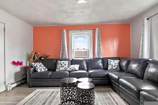 32 Mason St Photo 2