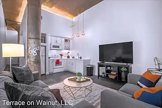 1721 Walnut St Photo 1