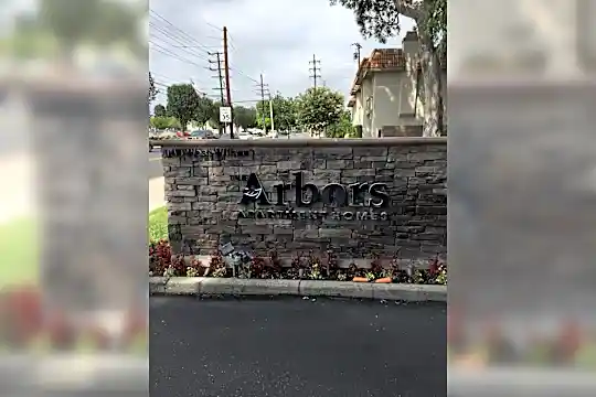 Arbors, The Costa Mesa Photo 2