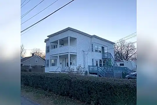 406 Oak Hill Rd #2 Photo 2
