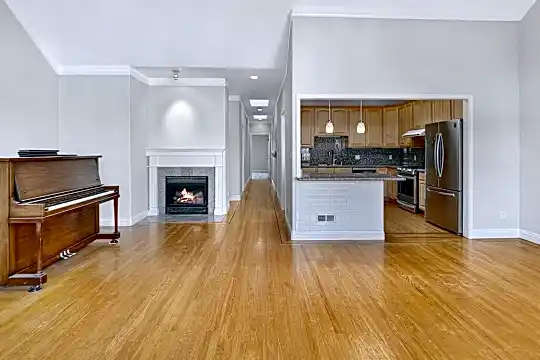 70 Miriam St Photo 1
