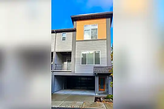 13724 Ash Way, Unit B3 Photo 1