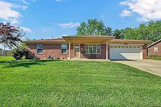 03-6210 Eric Dr-102.jpg