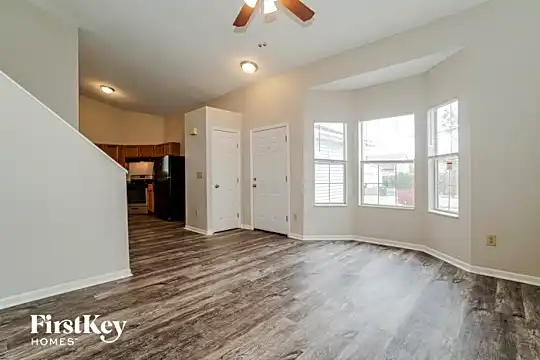 1632 Butterfly Court Photo 2