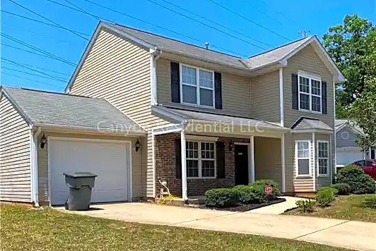 2 White Chapel Ct Photo 1