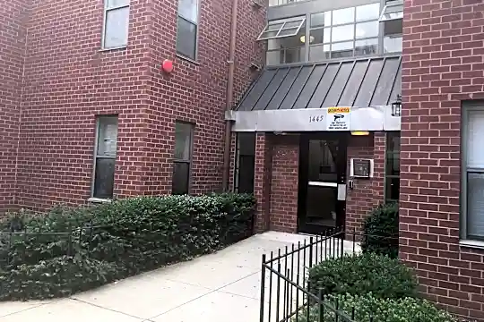 Claypoole Courts Photo 1
