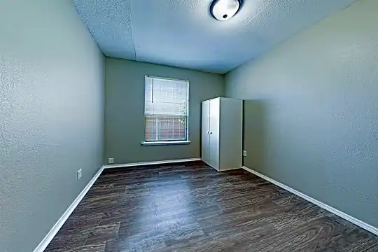 2005 Woodlark Dr Photo 1