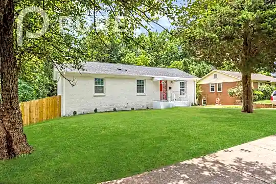 1532 Mcallister Dr Photo 2