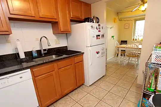 325 N Craig St Photo 2