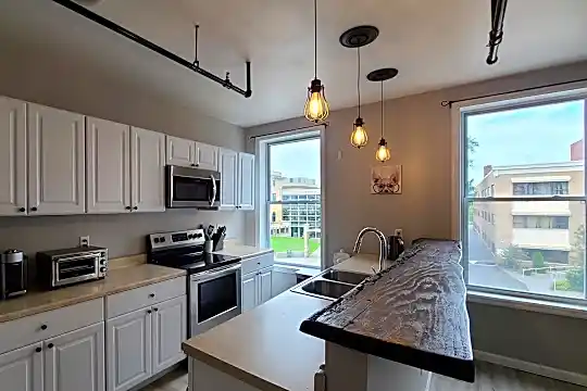 138 Washington Ave Photo 2