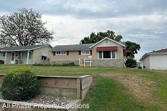 2104 Van Buren St Photo 1