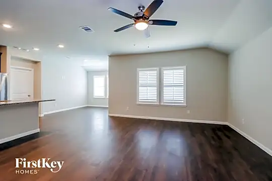 4606 Wildflower Way Photo 2