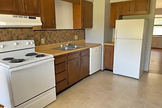 8701 N Raintree Ct Photo 2