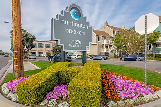 Huntington Breakers Photo 2