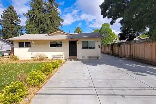 364 Esther Ave Photo 1