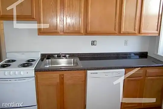 1589 Beacon St Photo 1