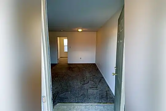 223 Keystone Dr Photo 2
