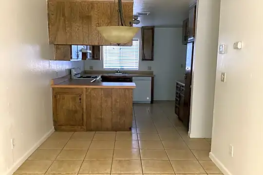 44652 Beech Ave Photo 2