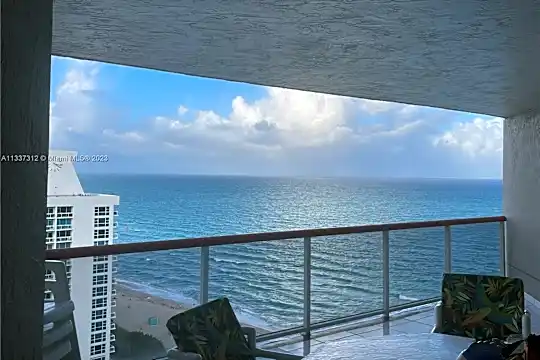 6767 Collins Ave #PH 2105 Photo 1
