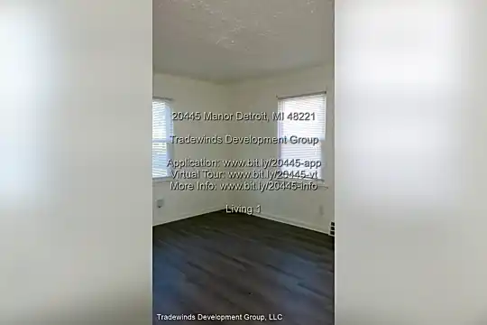 20445 Manor Photo 2