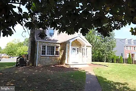 4006 Buckman Rd Photo 1