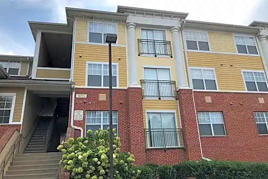 Flats At Mallard Creek Photo 1