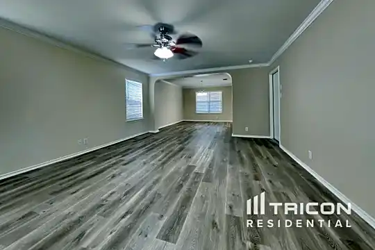 2815 Del Mar Way Photo 2