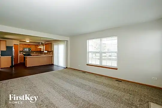 16460 Kingsbrook Drive Photo 2