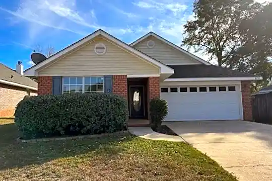 8251 Magnolia Village Dr S Photo 1