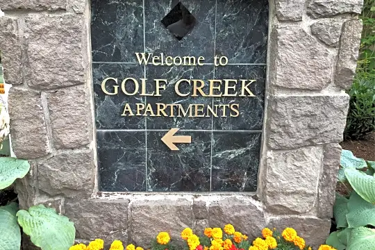 Golf Greek Apartments Photo 2