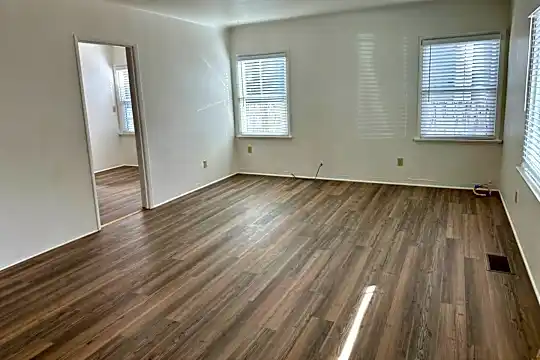 538 Vine St Photo 2