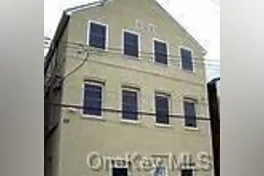 18 Schneider Ave Photo 1