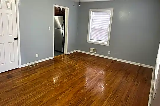 1532 W Waldo Ave Photo 2