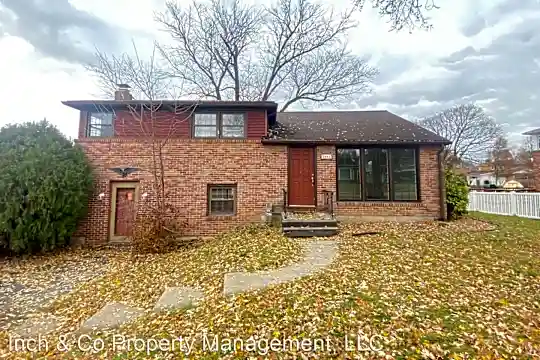 2461 Schoolhouse Ln Photo 1