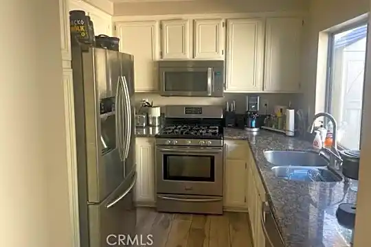 5 Sydney Ct Photo 2