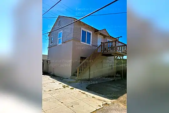 418 Eye St Photo 1