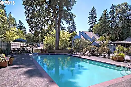 Pool.jpg