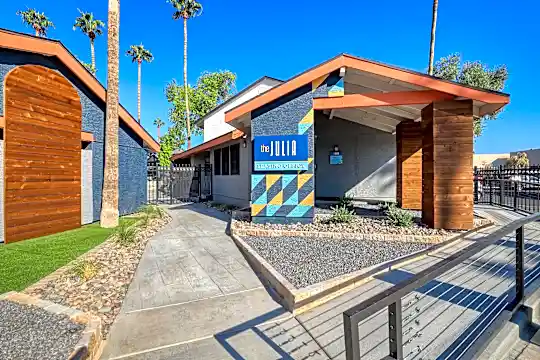 The Julia Apartments Photo 2