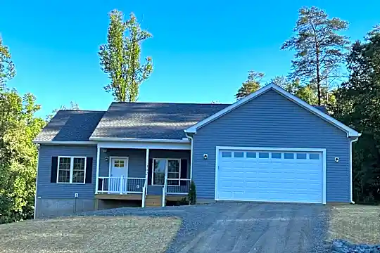 302 Barrington Dr Photo 1