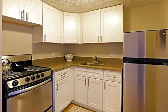 Lakeview Tower Photo 2