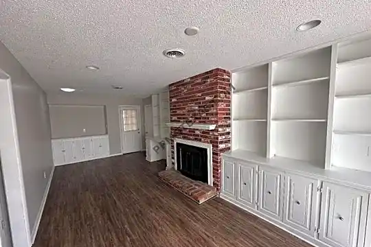 5800 N Meridian Pl Photo 2