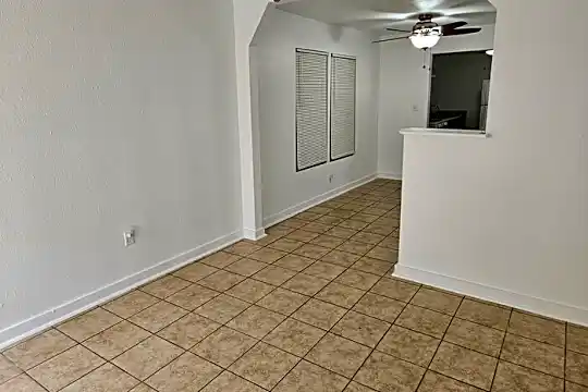1731 E Carson St Photo 2