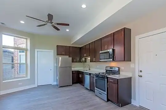 4834 S King Dr #3N Photo 2