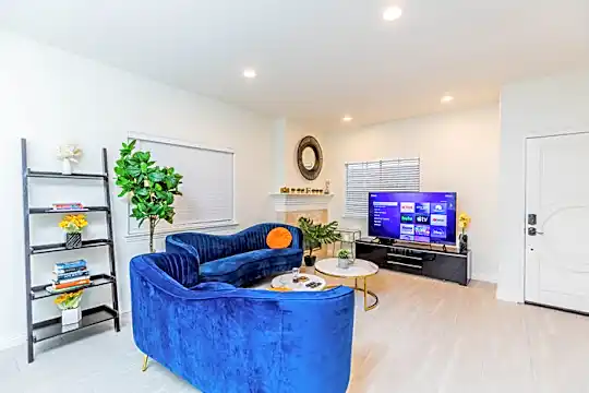 46 S Lotus Ave Photo 1