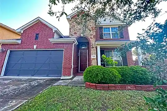 3400 Amore Dr Photo 1