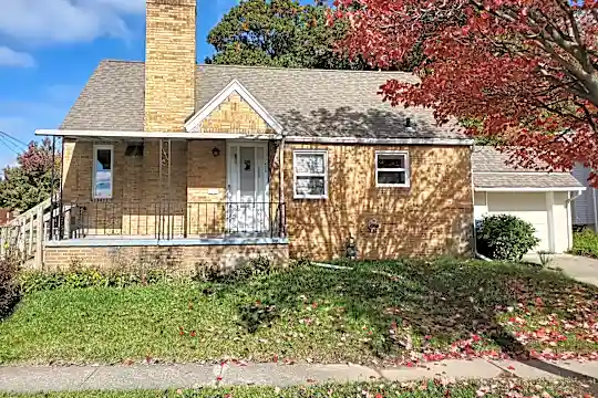 2456 Lambert Dr Photo 2
