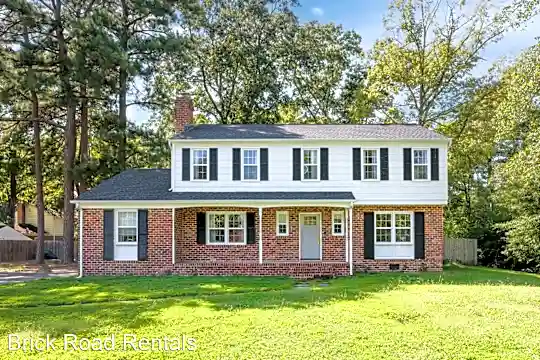 2810 Shoreham Dr Photo 1